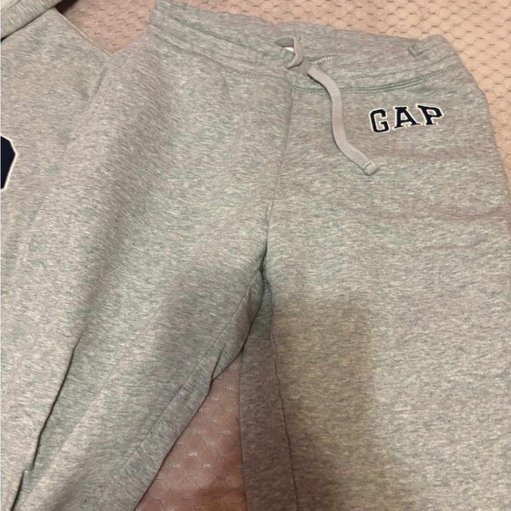 GAP Men’s Light Gray Joggers